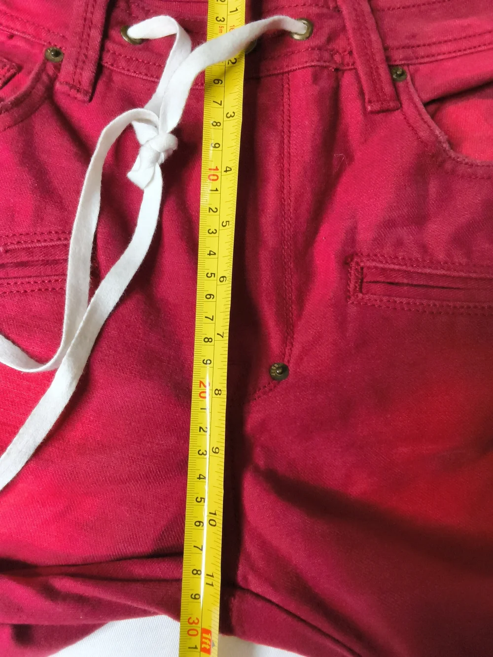 Akoo bold red